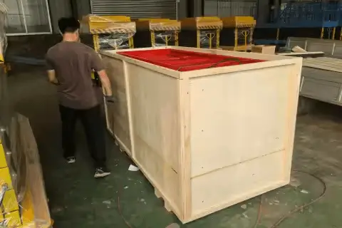 DADE Machinery secure seaworthy wooden box packaging for heavy industrial machinery export